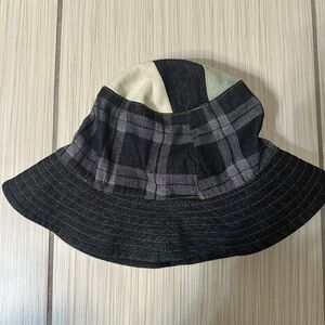 Plaid Bucket Hat - Black and Cream